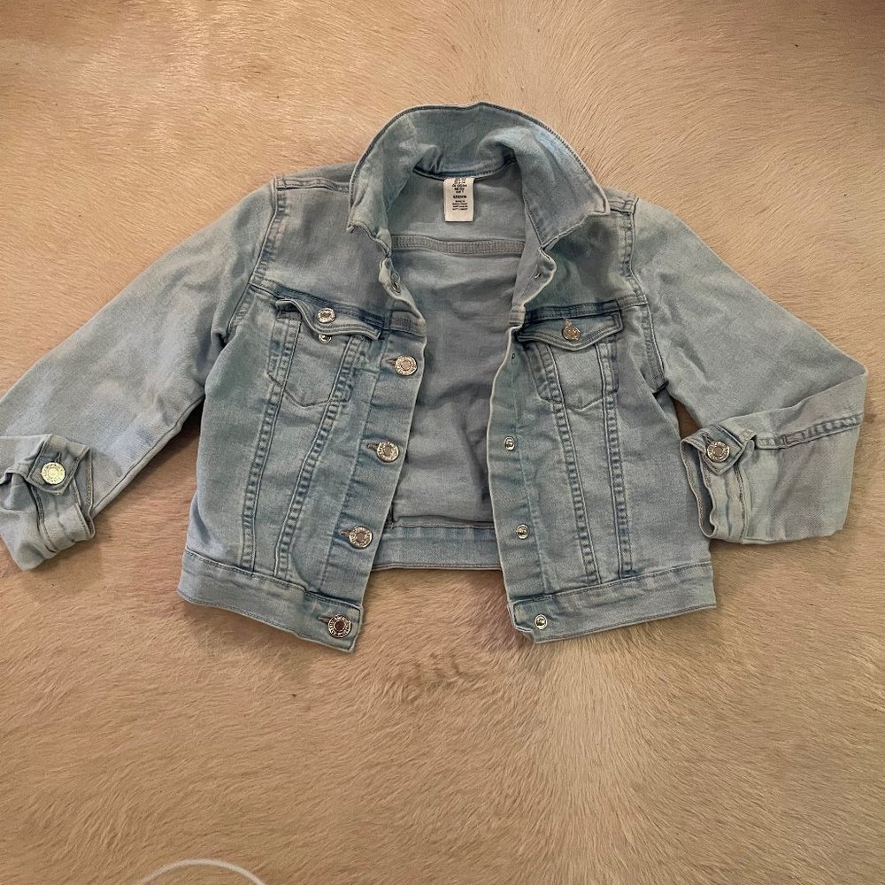 EUROPEAN SPECIAL EDITION - Girl's Jean Jacket - Size 6-7 - like BRAND NEW